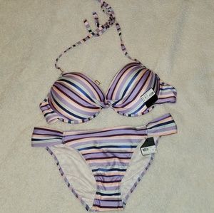 34D, medium Victoria secret bikini